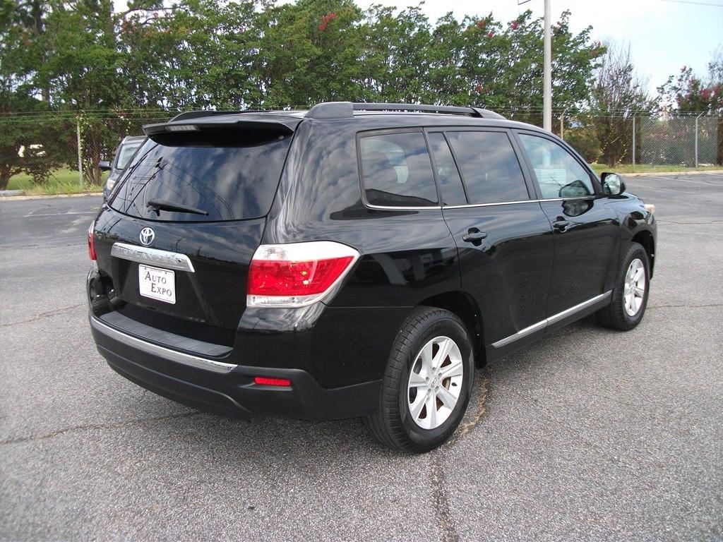 Toyota Highlander Base 2WD V6 2013