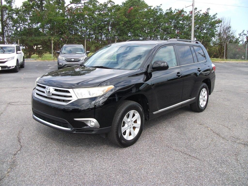 Toyota Highlander Base 2WD V6 2013