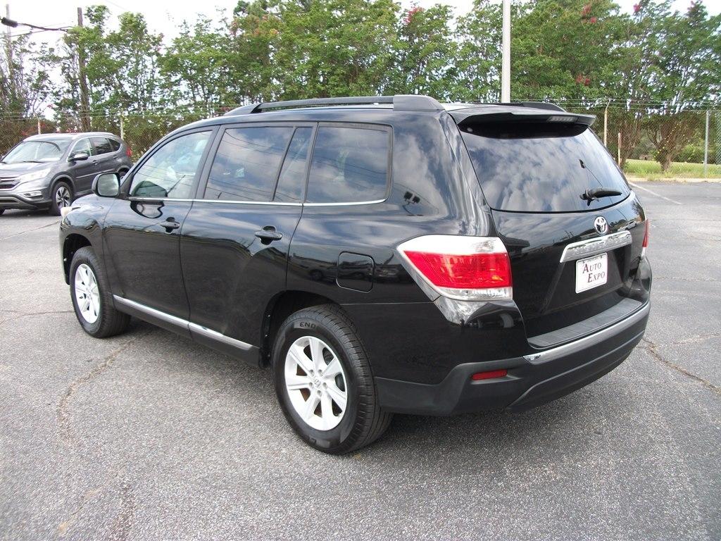 Toyota Highlander Base 2WD V6 2013