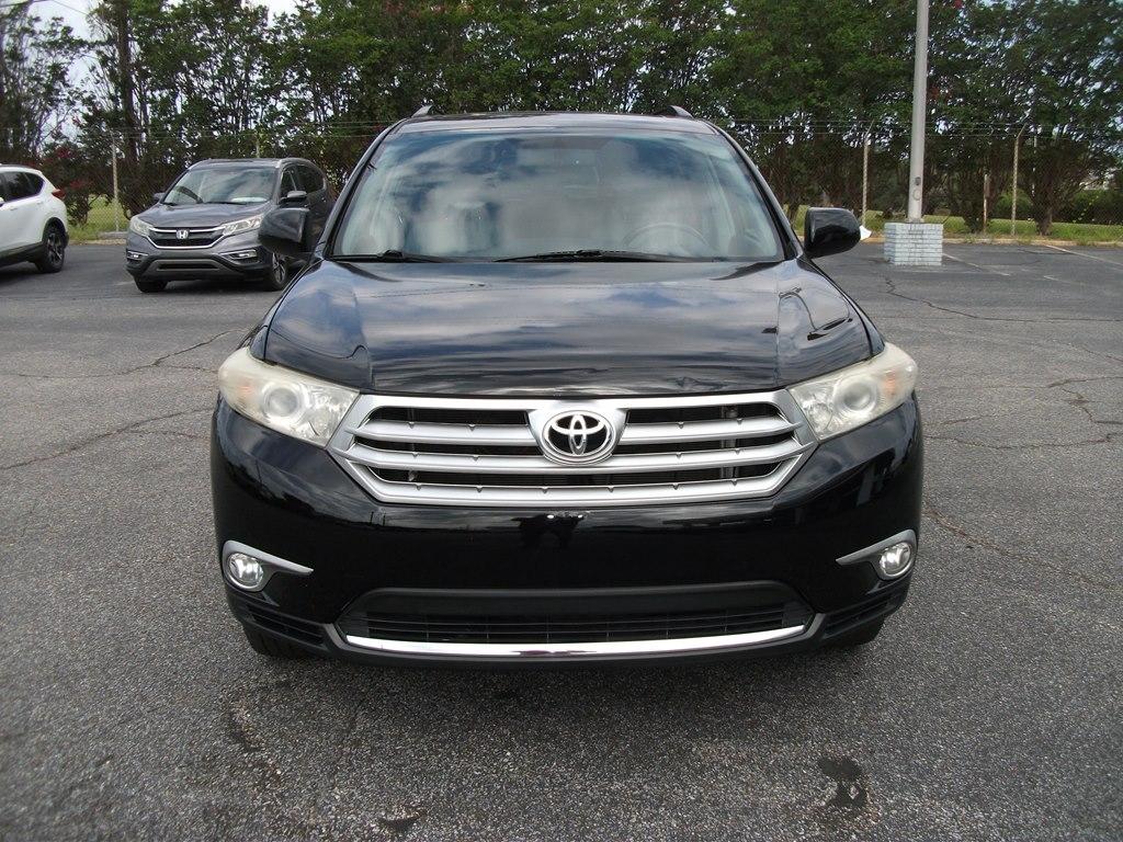 Toyota Highlander Base 2WD V6 2013