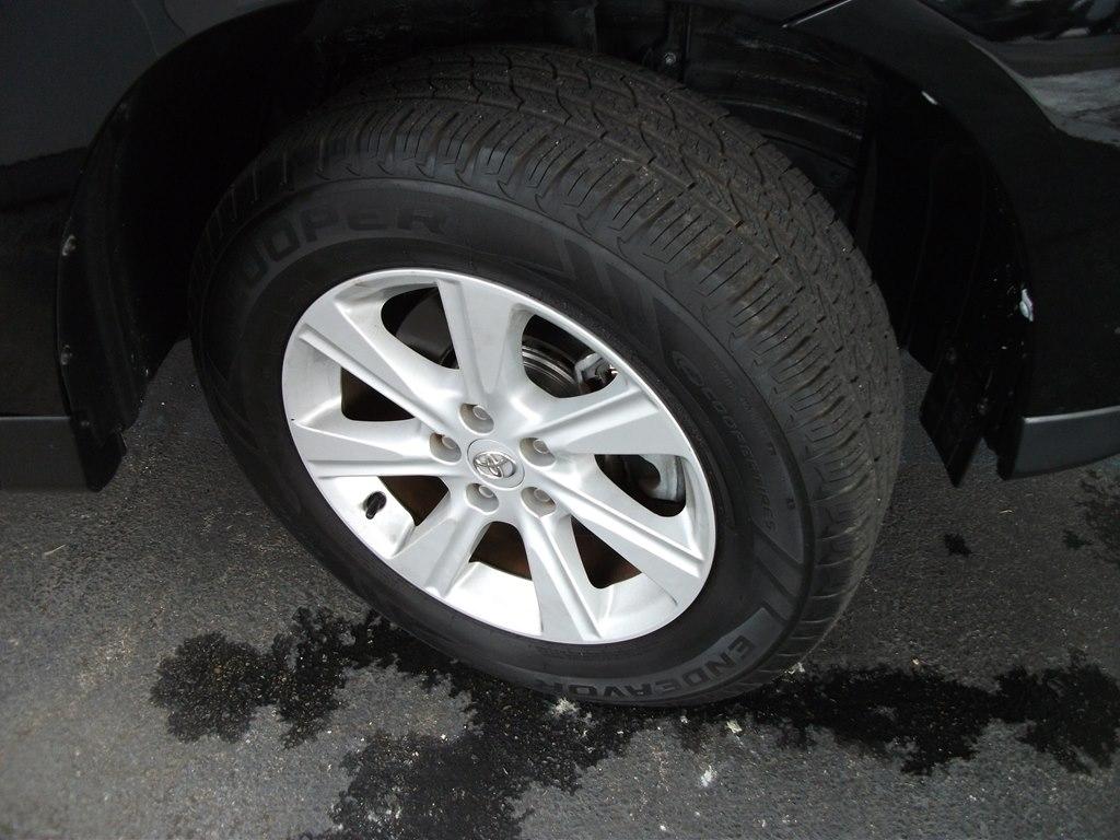 Toyota Highlander Base 2WD V6 2013