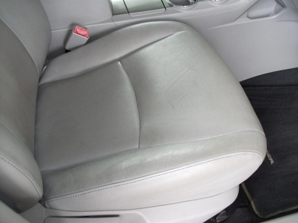 Toyota Highlander Base 2WD V6 2013
