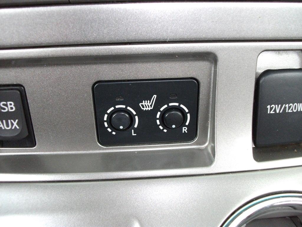 Toyota Highlander Base 2WD V6 2013