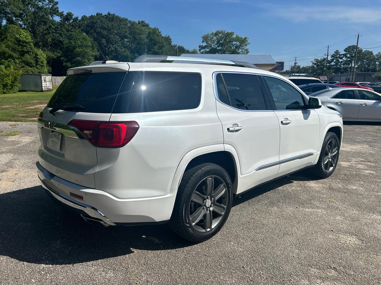 GMC Acadia Denali 2019