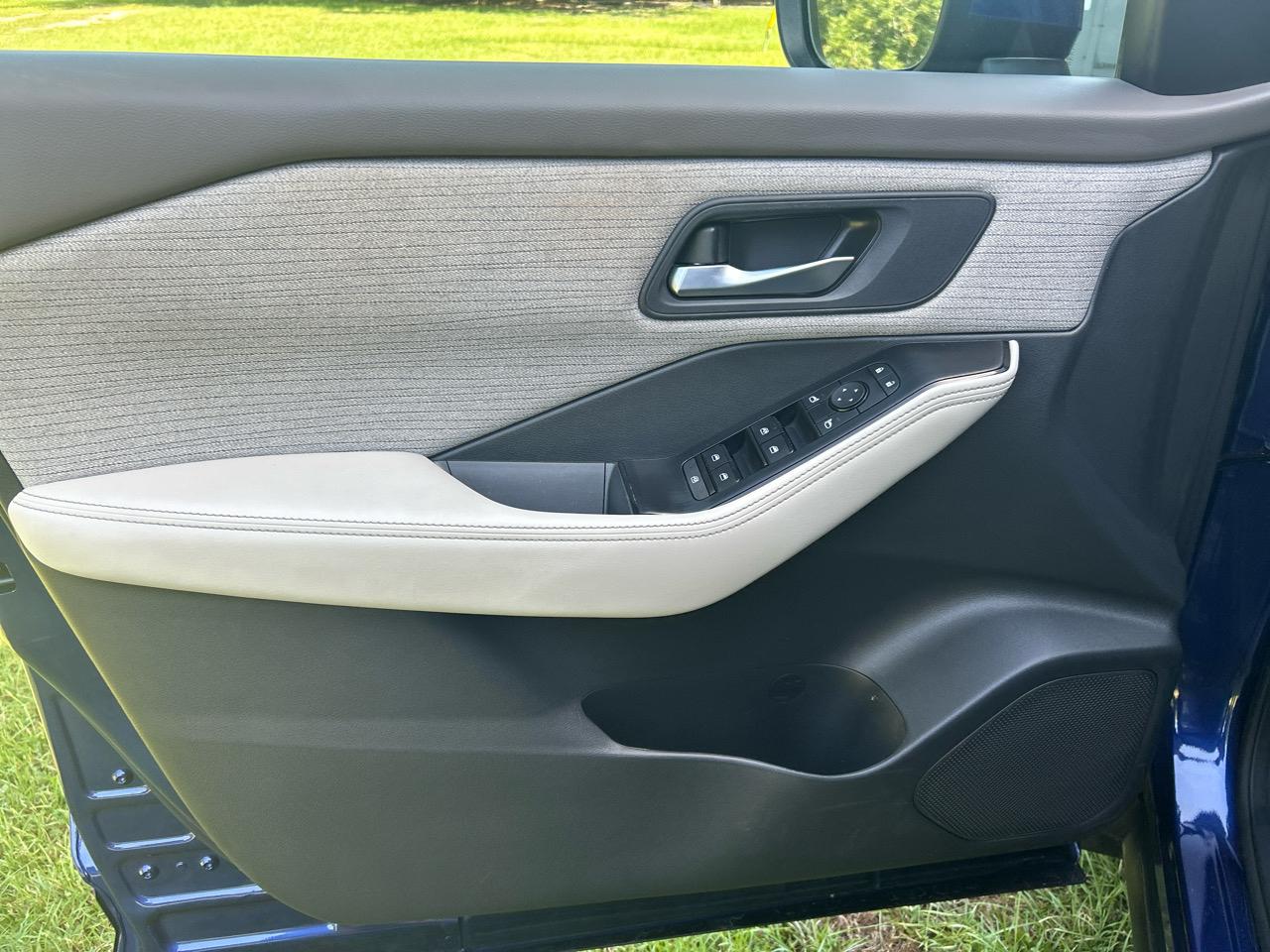 Nissan Rogue SV 2023