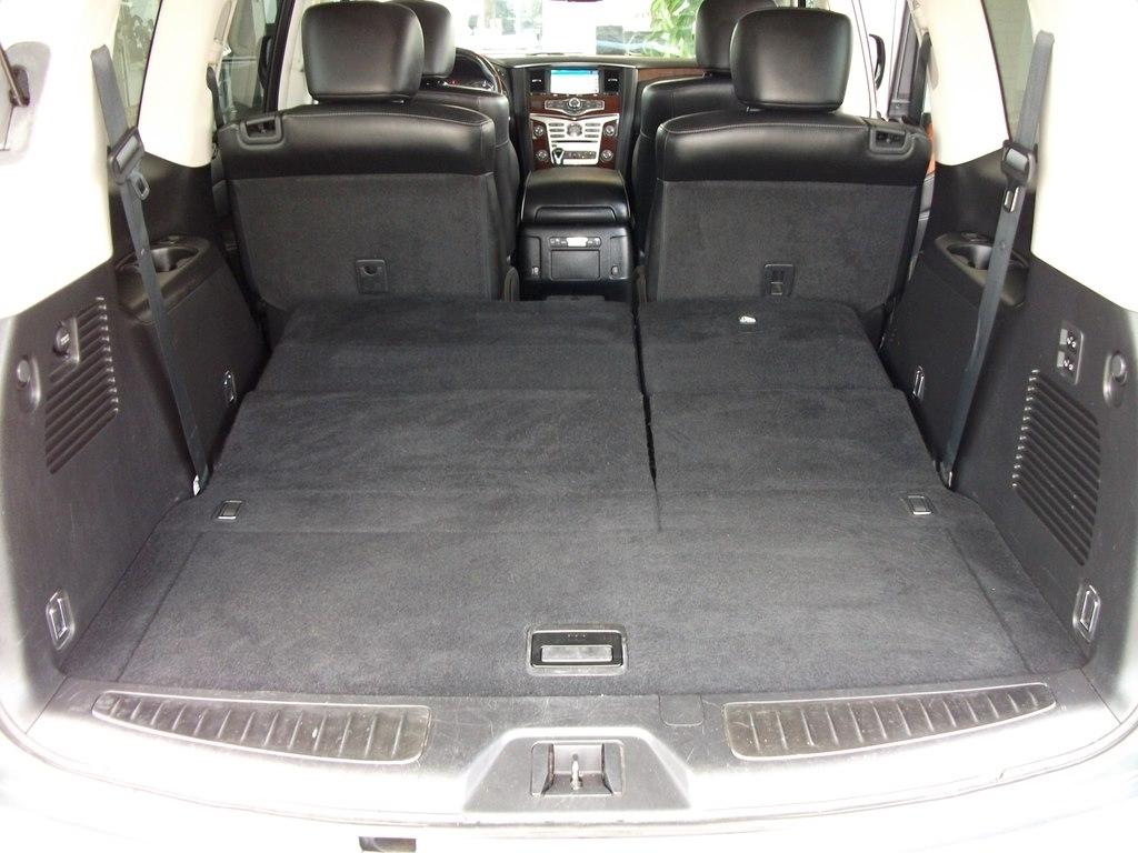 Infiniti QX80 LUXE 2019