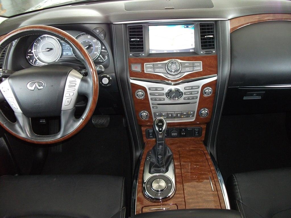 Infiniti QX80 LUXE 2019