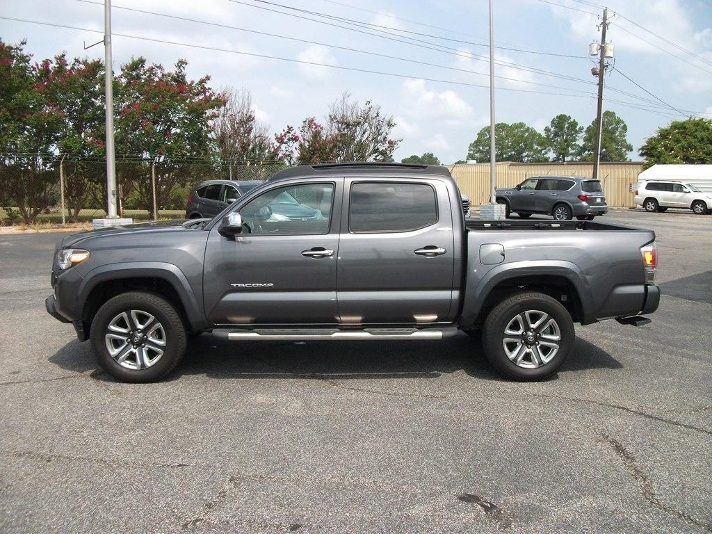 Toyota Tacoma Limited Double Cab V6 6AT 2WD 2017