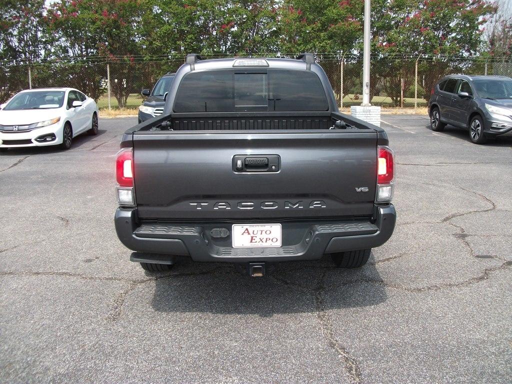 Toyota Tacoma Limited Double Cab V6 6AT 2WD 2017