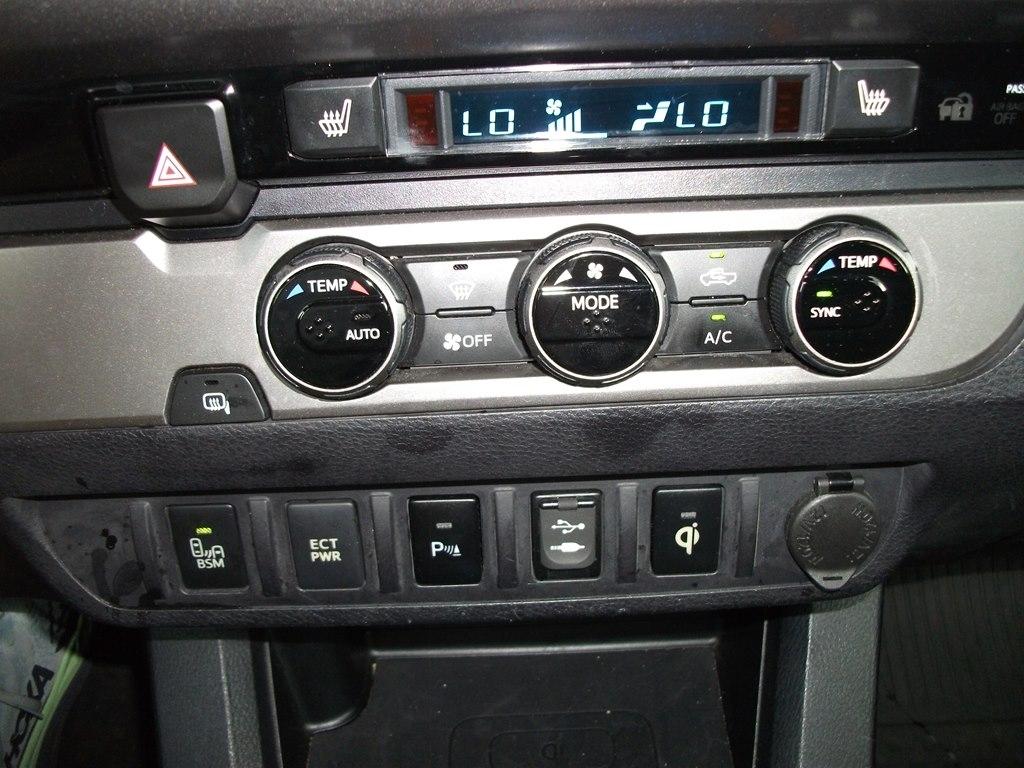 Toyota Tacoma Limited Double Cab V6 6AT 2WD 2017