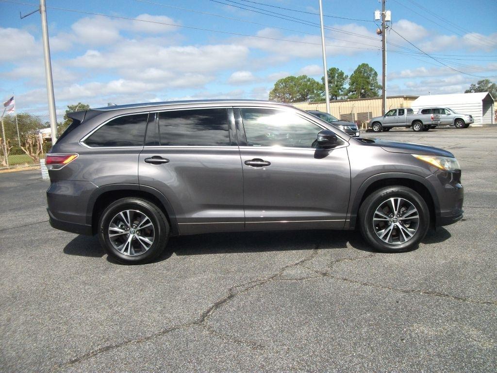 Toyota Highlander XLE FWD V6 2016