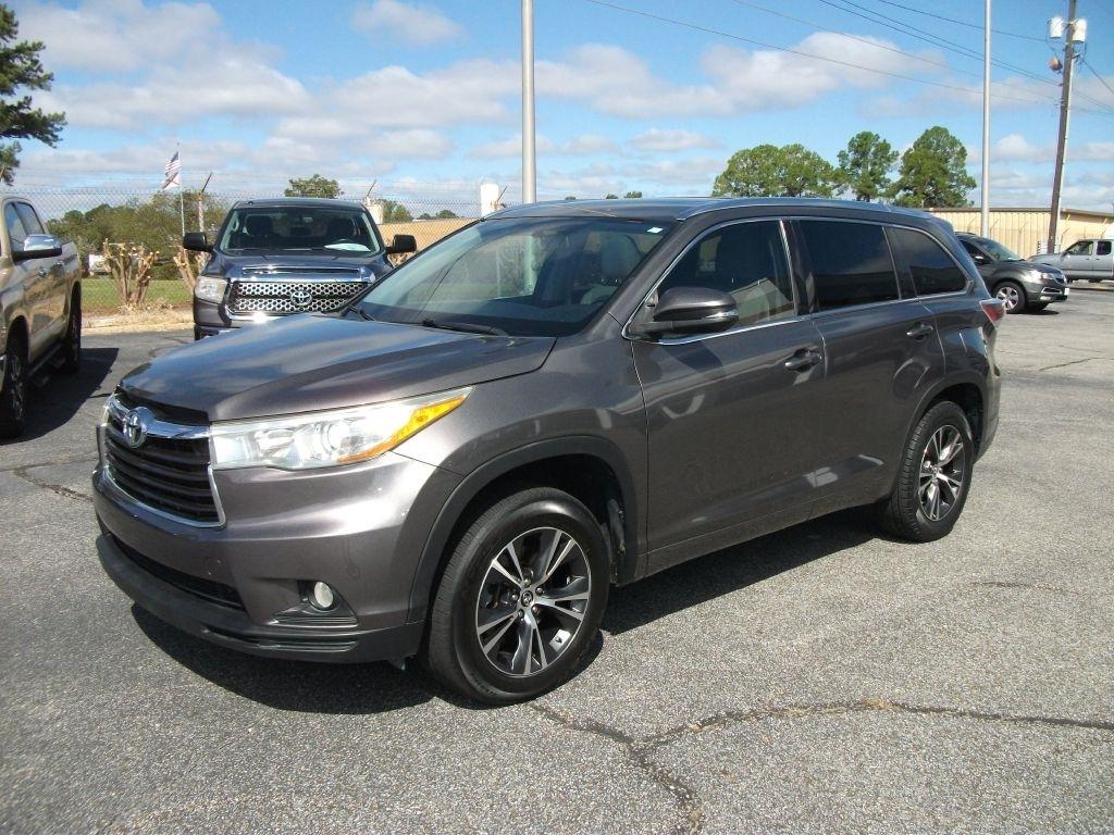 Toyota Highlander XLE FWD V6 2016