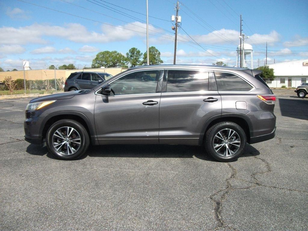 Toyota Highlander XLE FWD V6 2016