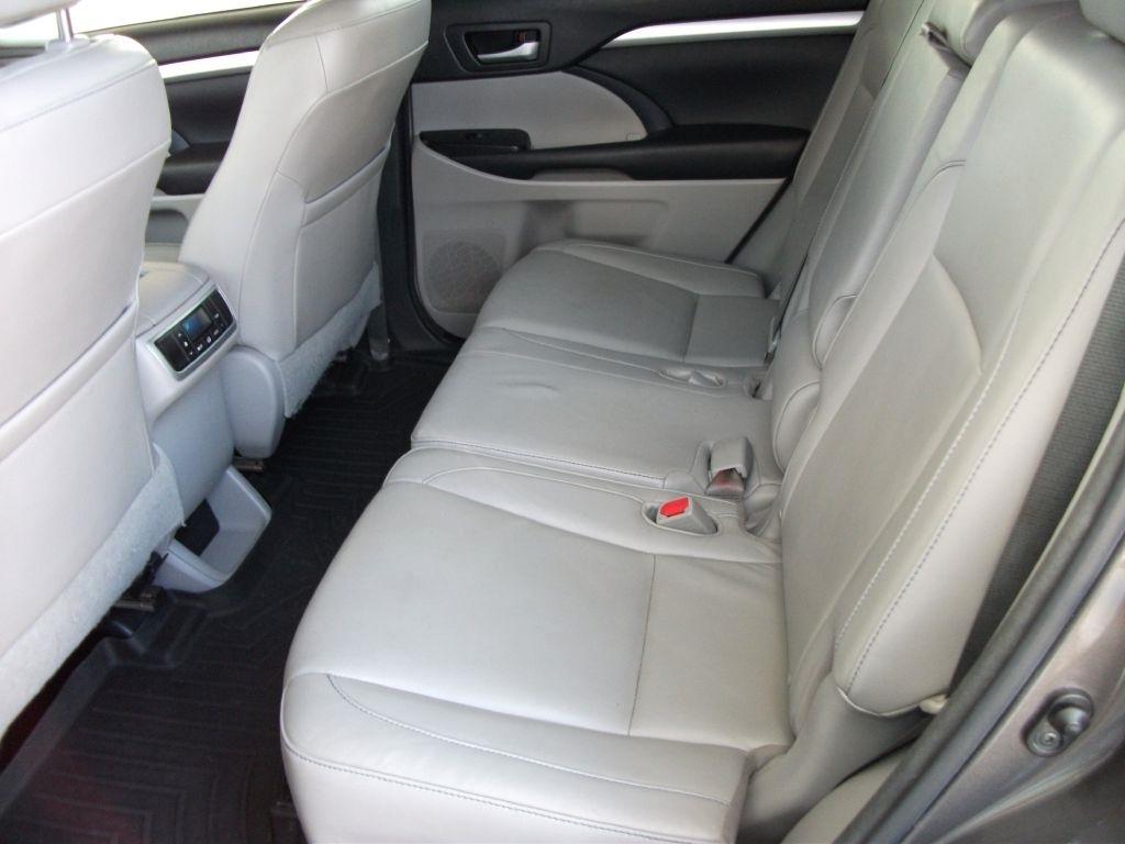 Toyota Highlander XLE FWD V6 2016