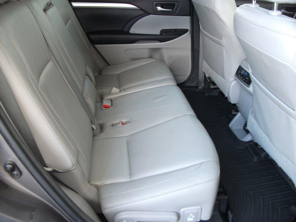 Toyota Highlander XLE FWD V6 2016