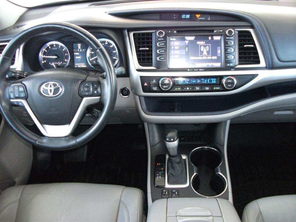 Toyota Highlander XLE FWD V6 2016