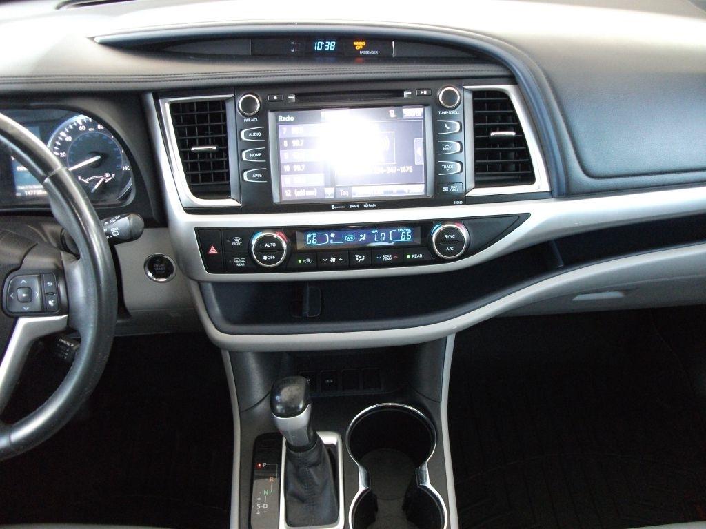 Toyota Highlander XLE FWD V6 2016