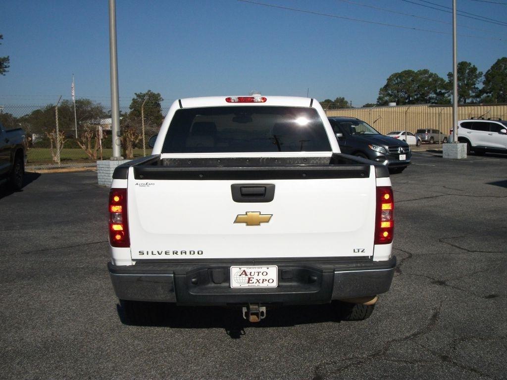 Chevrolet Silverado 1500 LTZ Crew Cab 4WD 2012