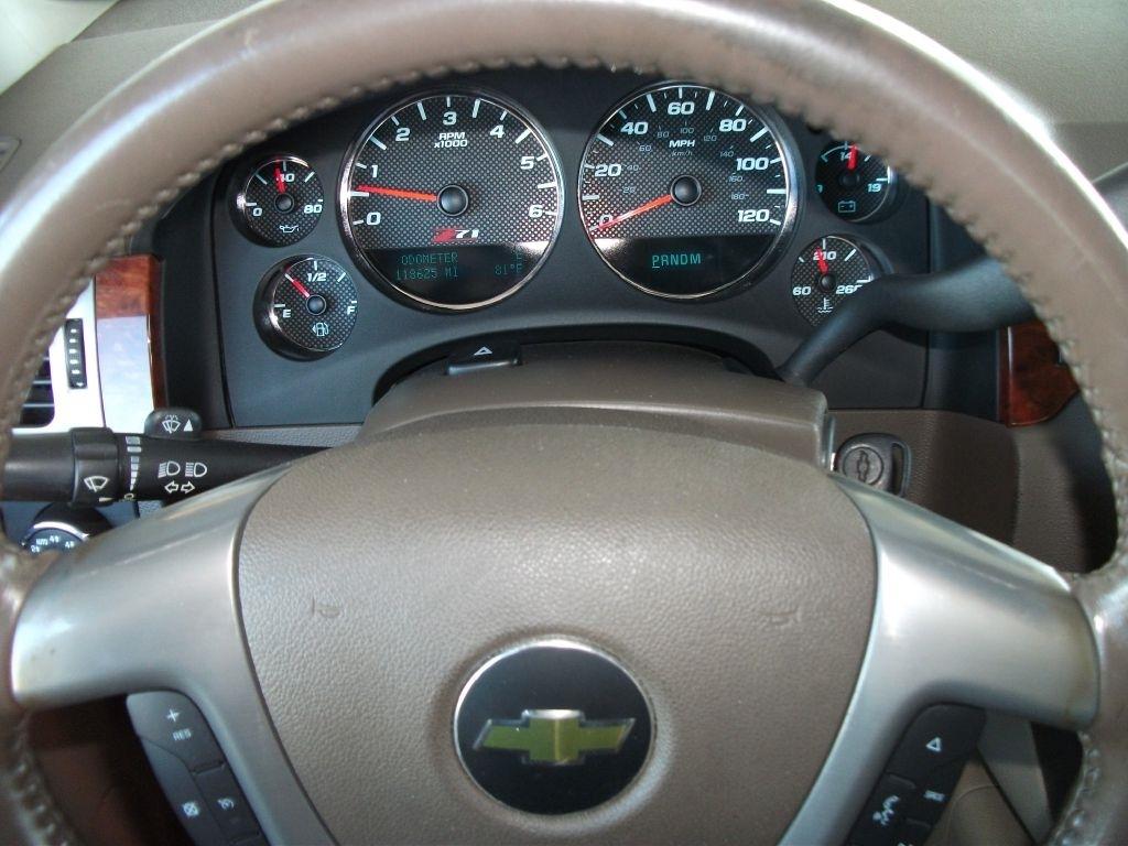 Chevrolet Silverado 1500 LTZ Crew Cab 4WD 2012