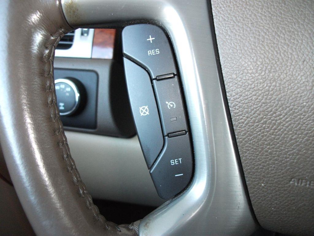 Chevrolet Silverado 1500 LTZ Crew Cab 4WD 2012
