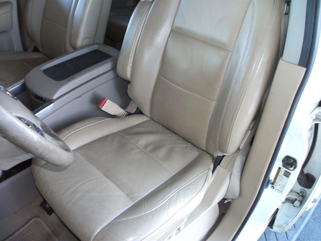 Nissan Armada 2WD 4dr SL 2013