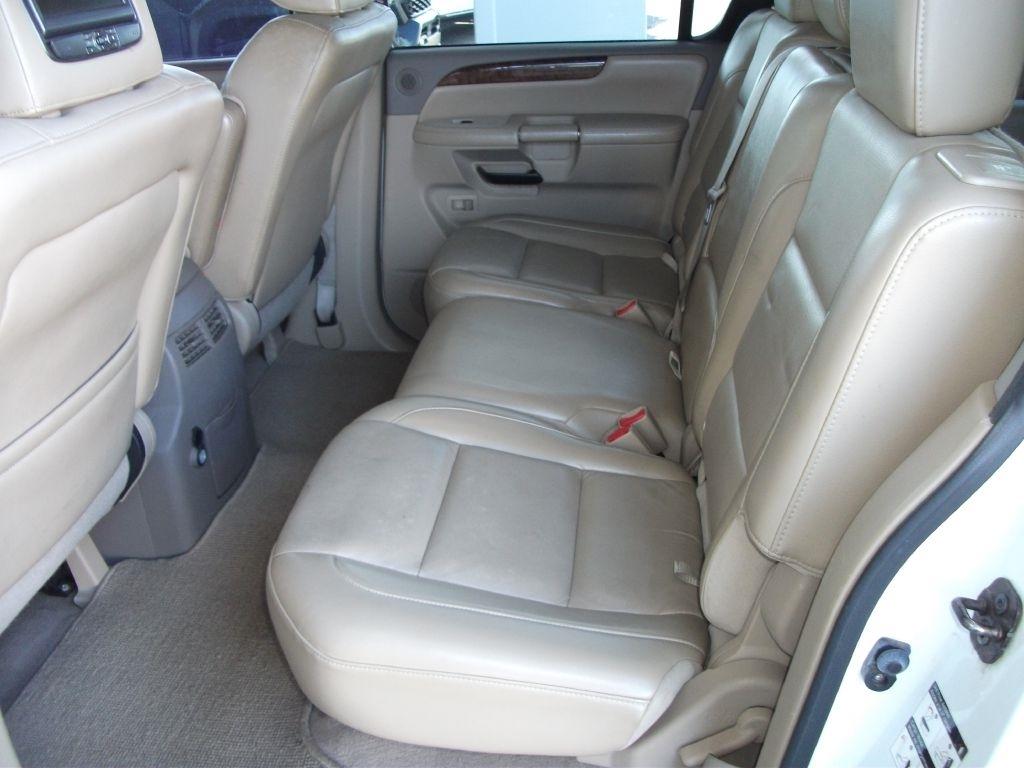 Nissan Armada 2WD 4dr SL 2013