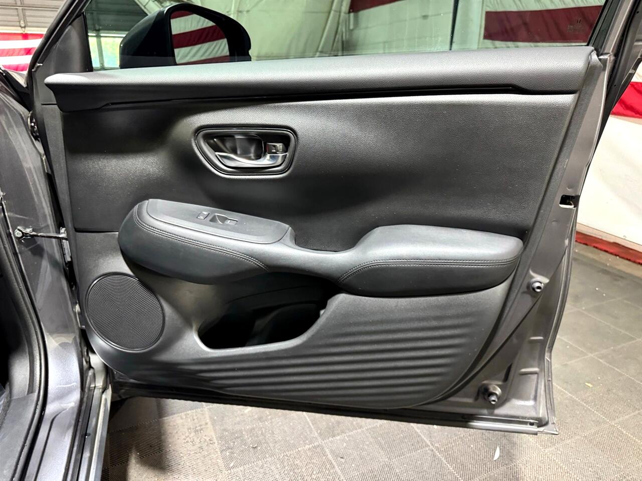 2023 Honda HR-V LX photo 12