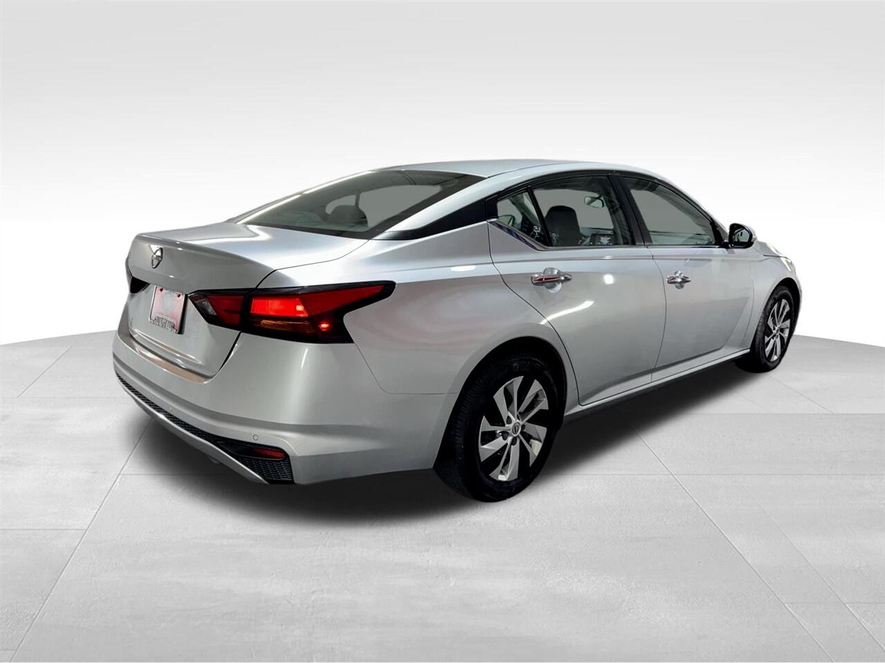 2023 Nissan Altima 2.5 S photo 4