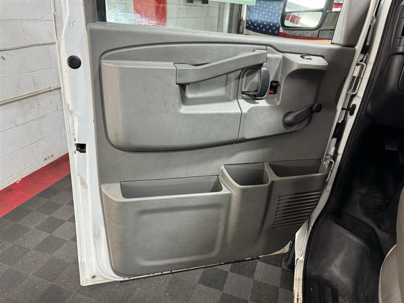 Chevrolet Express Cargo Van RWD 2500 135" 2018 Chevrolet Express Cargo Van RWD 2500 135" 2018