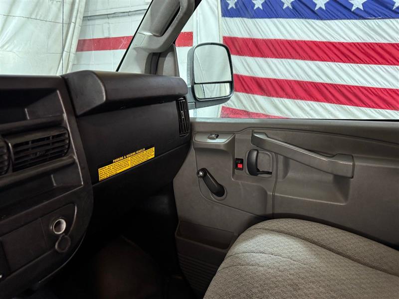 Chevrolet Express Cargo Van RWD 2500 135" 2018 Chevrolet Express Cargo Van RWD 2500 135" 2018
