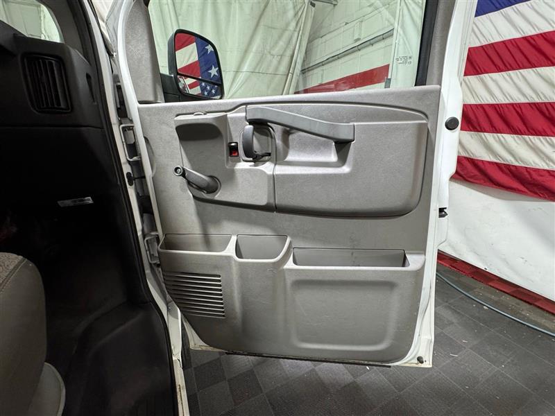 Chevrolet Express Cargo Van RWD 2500 135" 2018