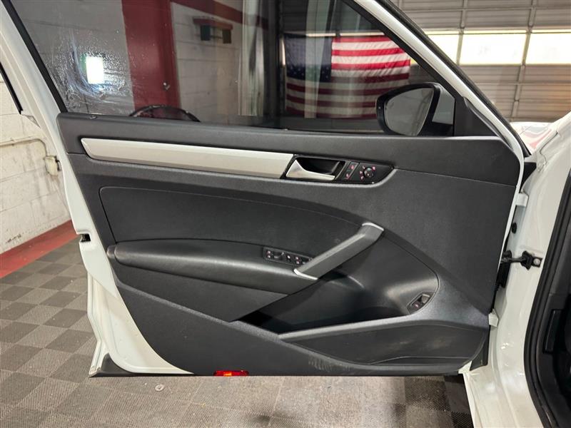 Volkswagen Passat 2.0T S Auto 2021 Volkswagen Passat 2.0T S Auto 2021