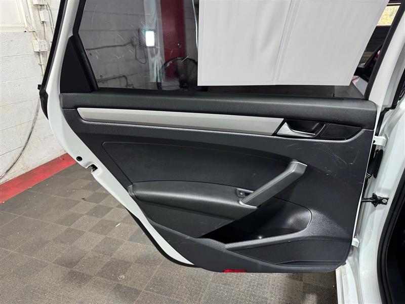 Volkswagen Passat 2.0T S Auto 2021 Volkswagen Passat 2.0T S Auto 2021