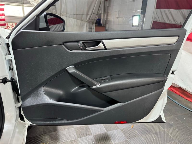 Volkswagen Passat 2.0T S Auto 2021 Volkswagen Passat 2.0T S Auto 2021