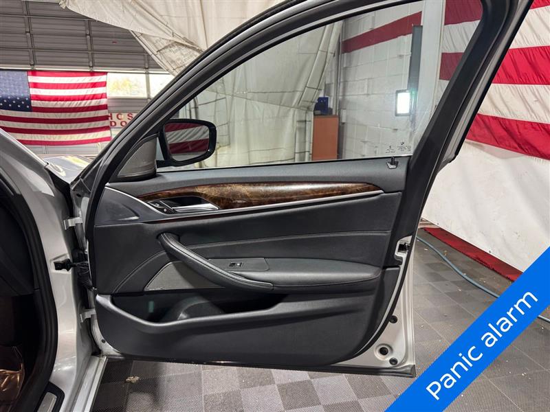 BMW 5 Series 530i xDrive Sedan 2017 BMW 5 Series 530i xDrive Sedan 2017