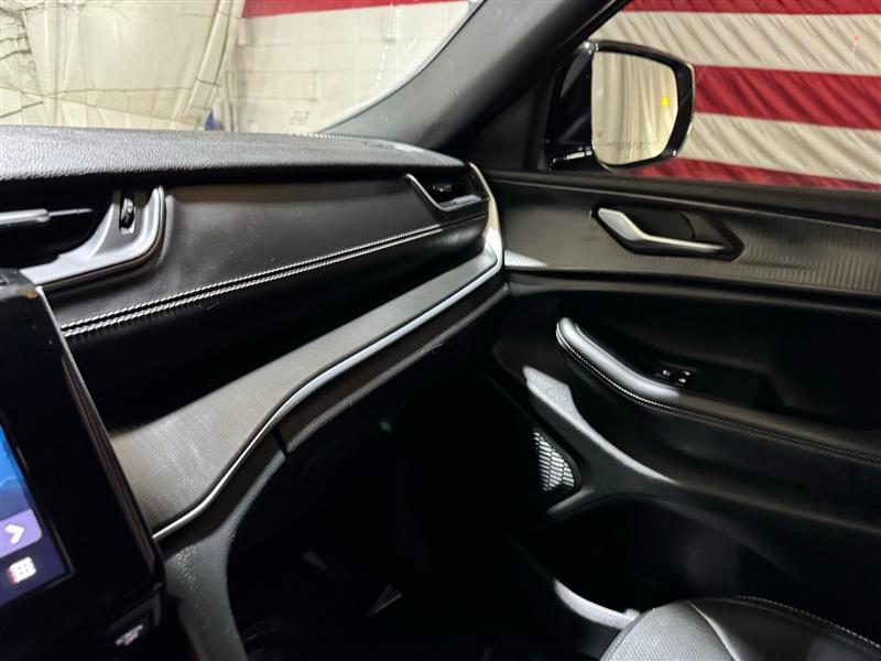 Jeep Grand Cherokee L Laredo 4WD 2024 Jeep Grand Cherokee L Laredo 4WD 2024