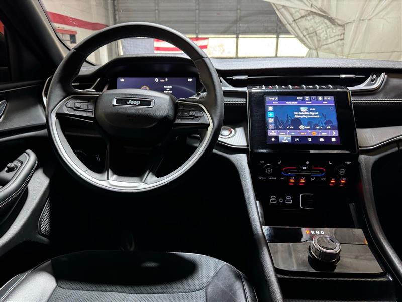 Jeep Grand Cherokee L Laredo 4WD 2024