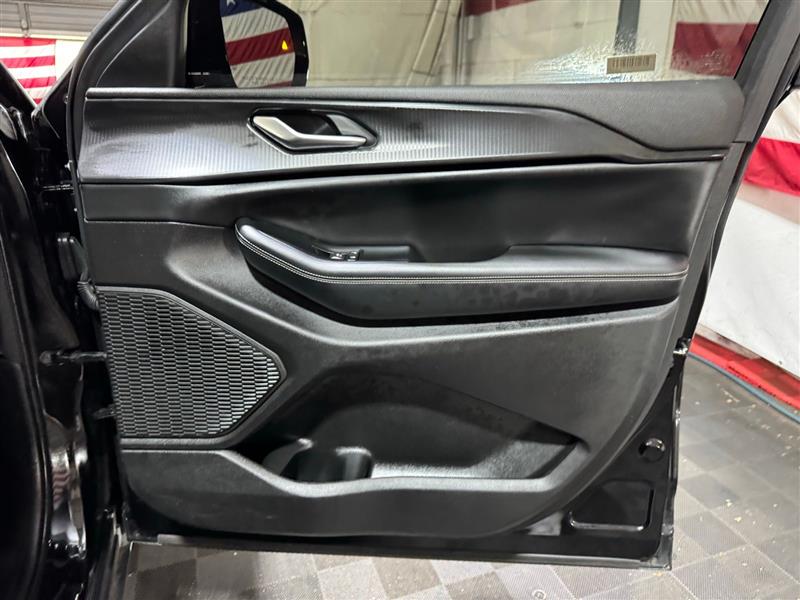 Jeep Grand Cherokee L Laredo 4WD 2024