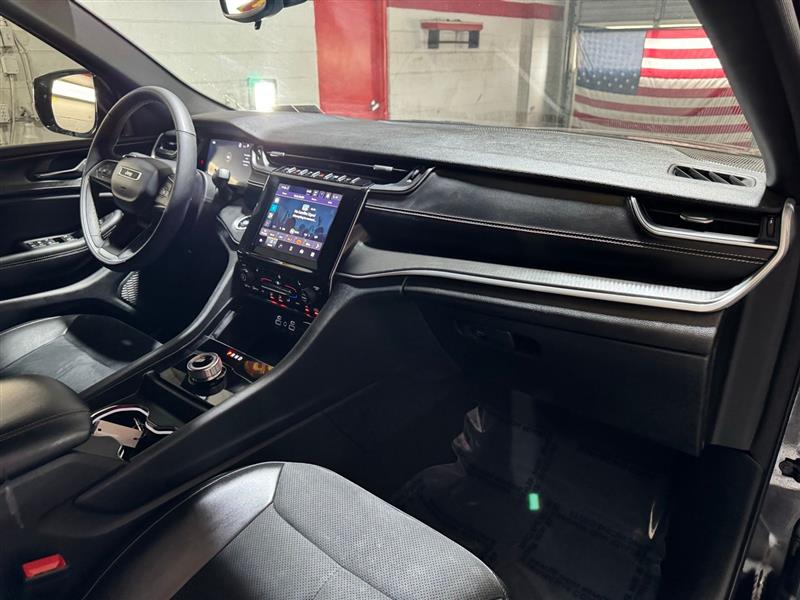 Jeep Grand Cherokee L Laredo 4WD 2024