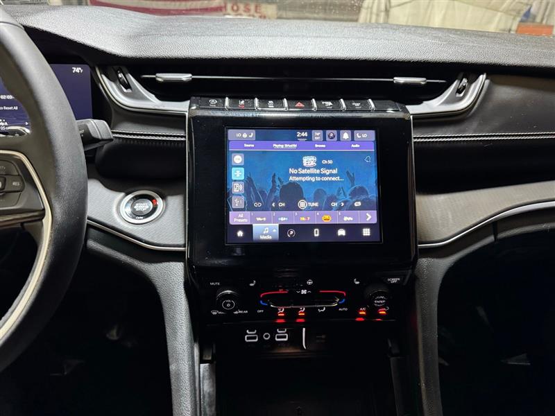 Jeep Grand Cherokee L Laredo 4WD 2024