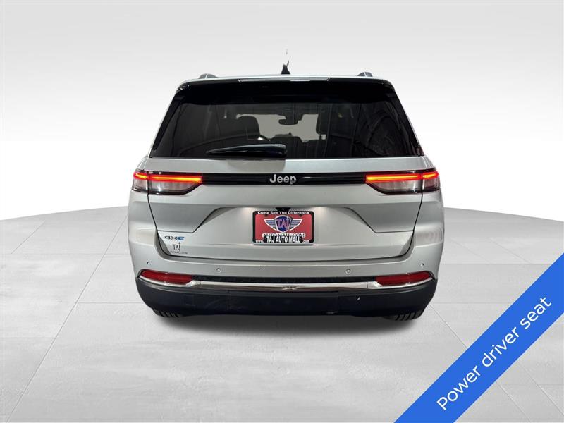 2023 Jeep Cherokee 4xe photo 3