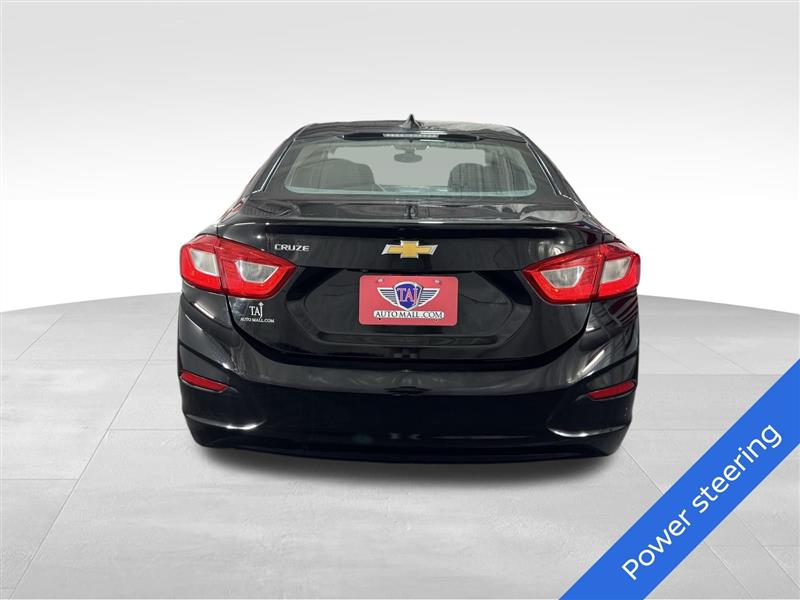 2017 Chevrolet Cruze LS photo 4