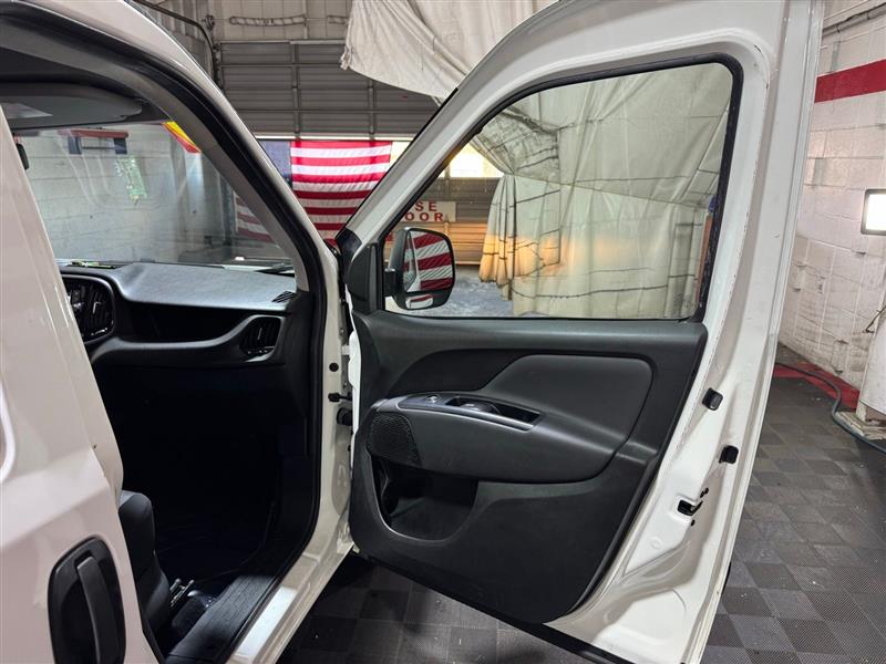 2019 Ram ProMaster City Wagon SLT photo 9