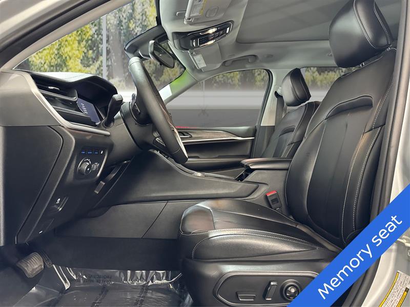 2023 Jeep Cherokee Base photo 6