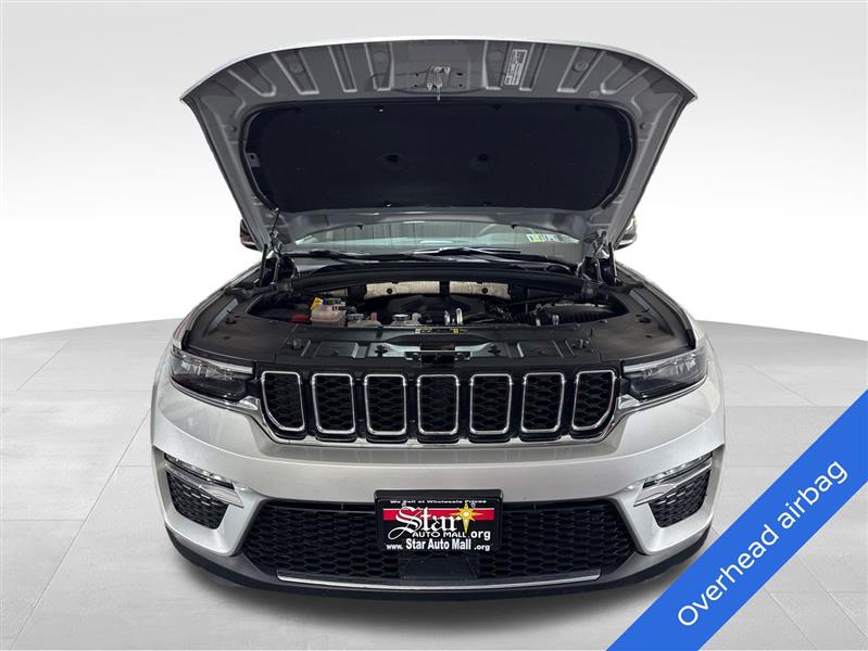 2023 Jeep Cherokee Base photo 8