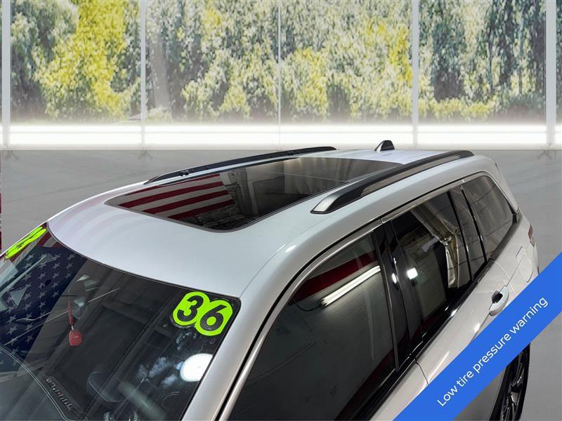 2023 Jeep Cherokee Base photo 9