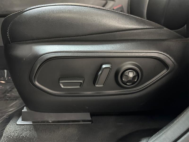 2023 Jeep Cherokee Base photo 16