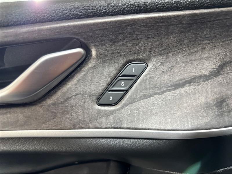 2023 Jeep Cherokee Base photo 19