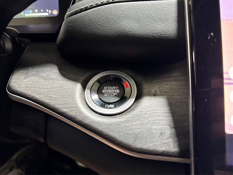 2023 Jeep Cherokee Base photo 27