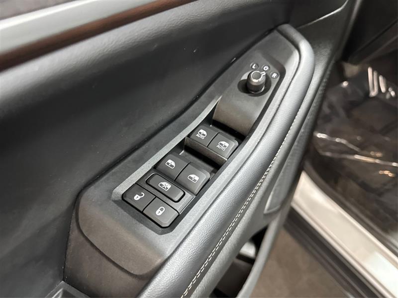 2023 Jeep Cherokee Base photo 28